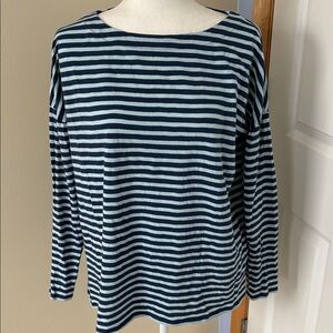 JJill Long Sleeve navy and light blue striped boat neck top EUC ☀️